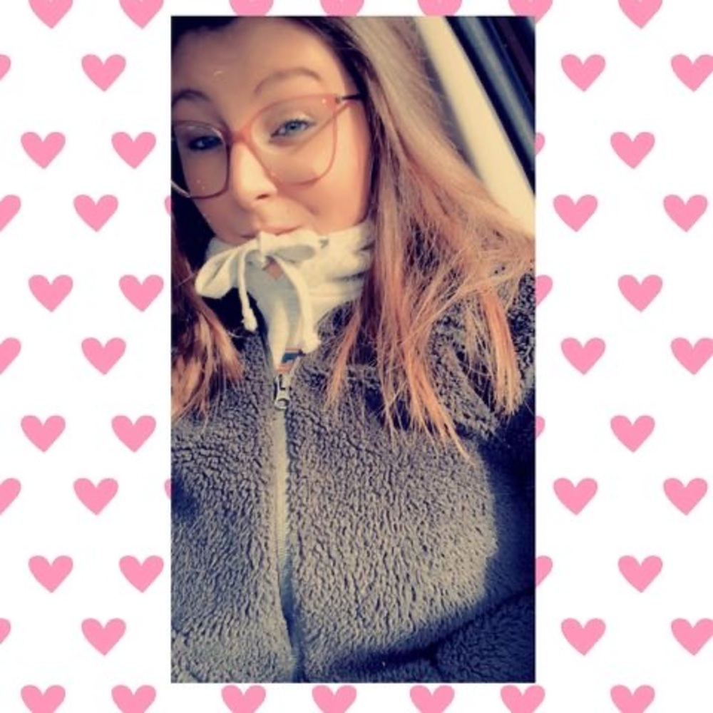 Meet your Posher, Elizabeth